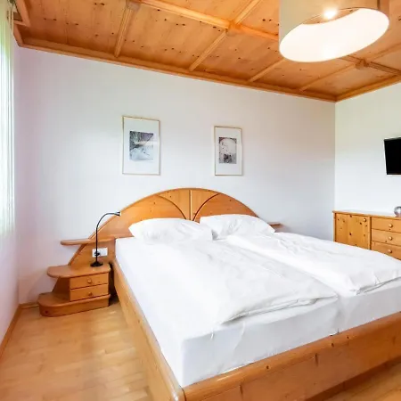 Дом отдыха Quiet Detached Holiday Near The Center *