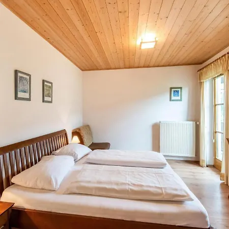 Quiet Detached Holiday Near The Center